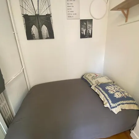 Apartment 300m De La *