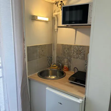 Apartment 300m De La