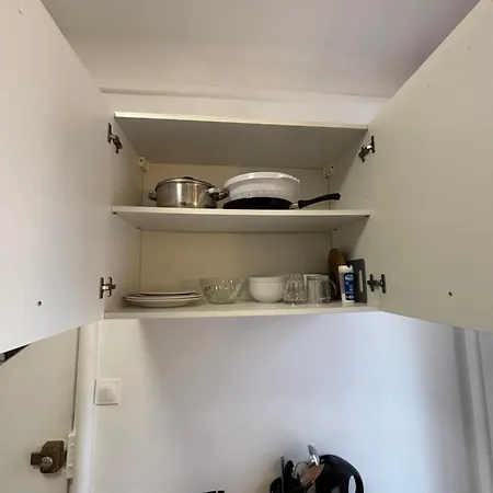 300m De La Apartment *