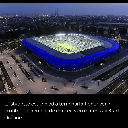 300m De La Apartment