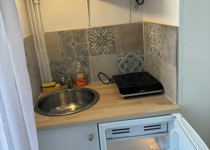 300m De La Apartment *