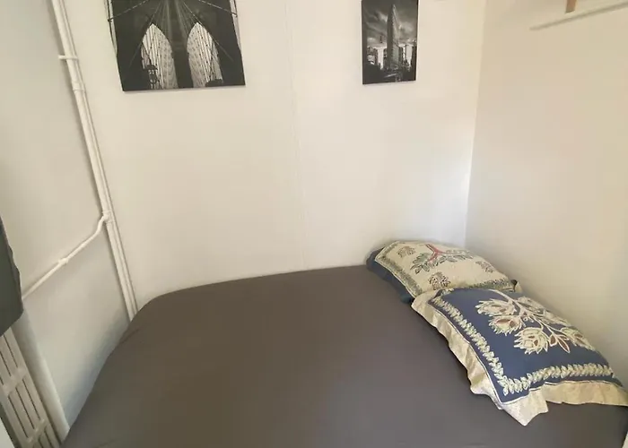 Apartment 300m De La *