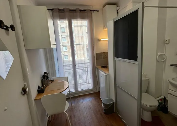 Apartment 300m De La *